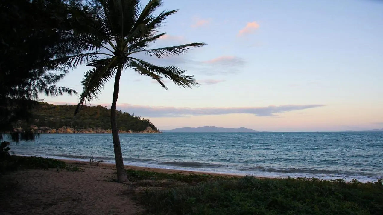 הוילה Picnic Bay Picnic House, Luxurious Tropical House